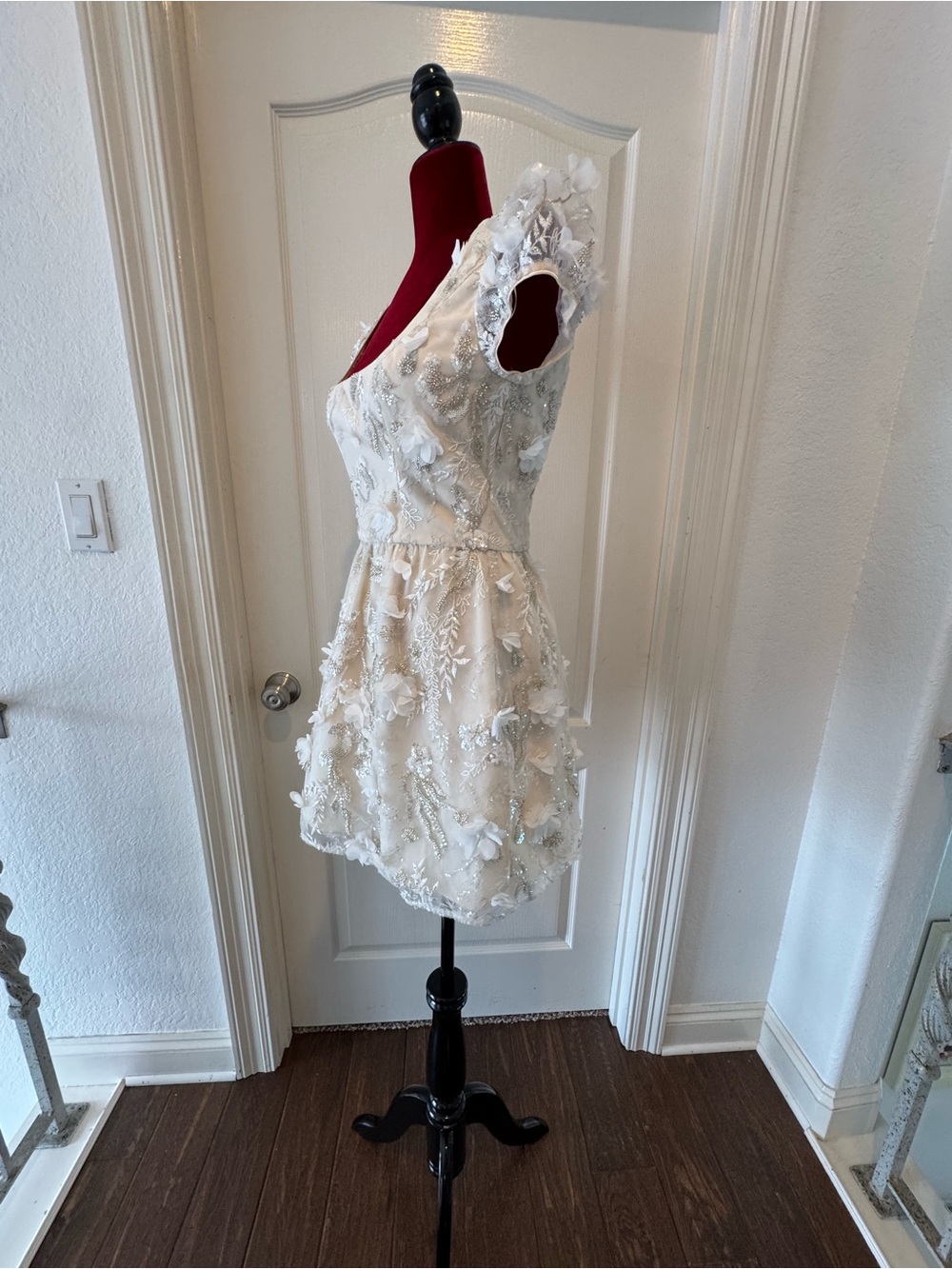 🦄 NWOT Dress the Population Sz S Embellished Ivory Bridal Mini SAMPLE - Picture 13 of 17